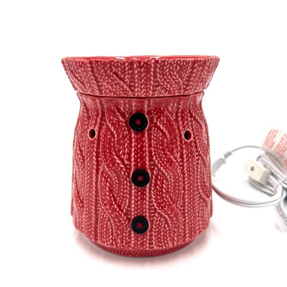 New in Box Scentsy Comfy Cozy Warmer